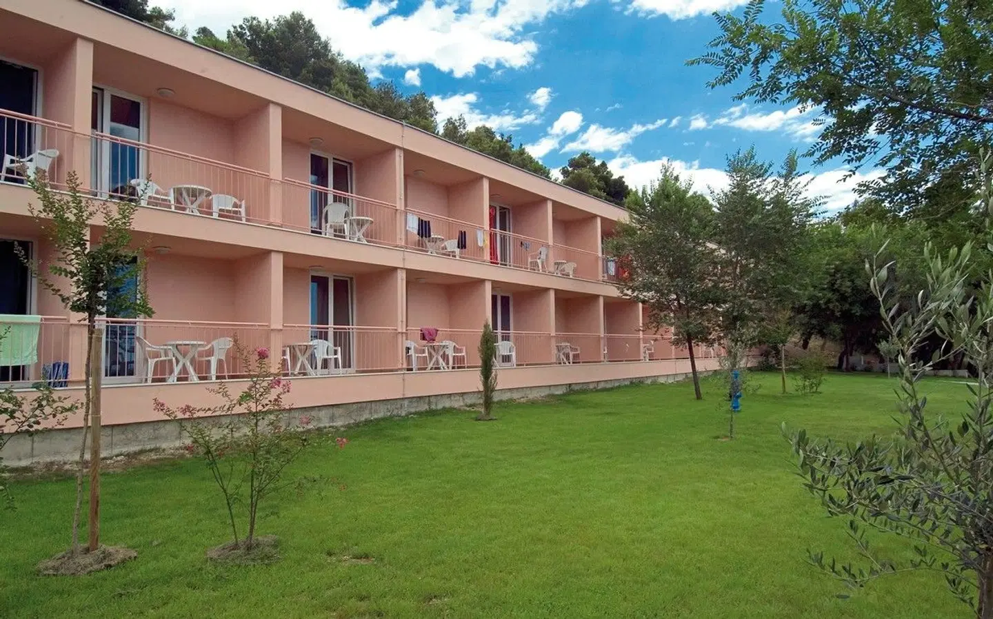Brzet EXTERIOR