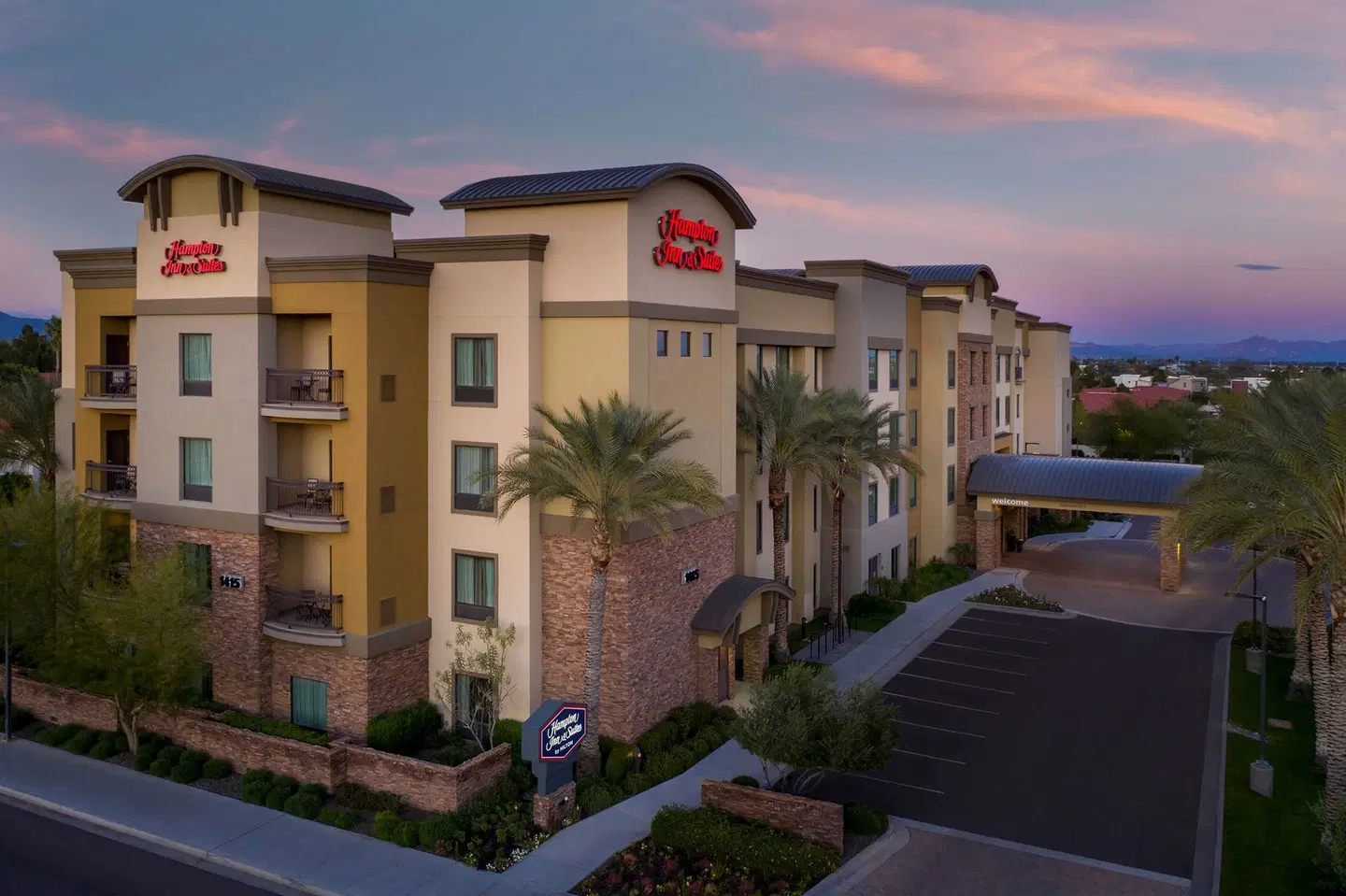 Hampton Inn & Suites Phoenix Tempe EXTERIOR
