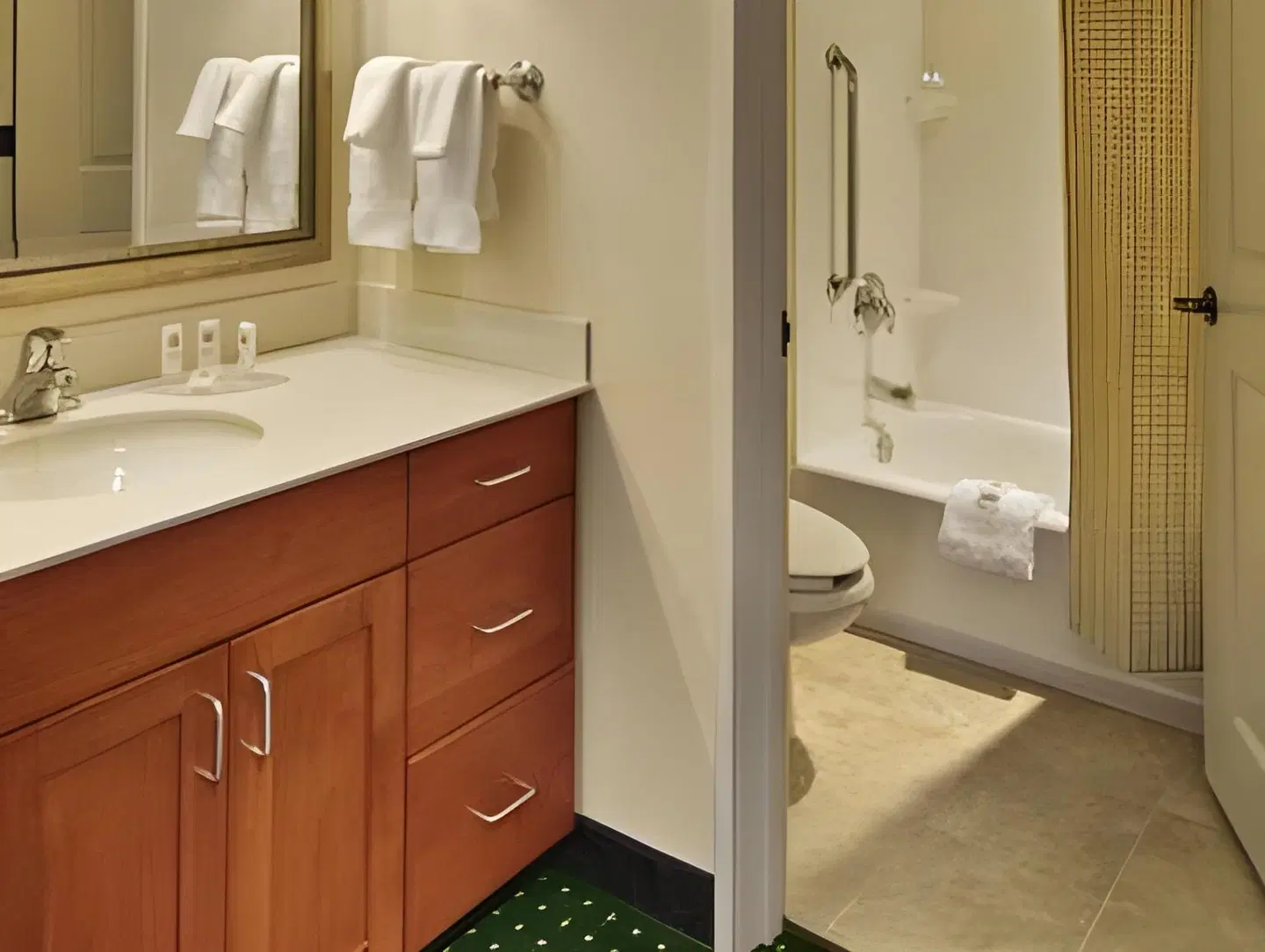 TownePlace Suites by Marriott Medford Badezimmer