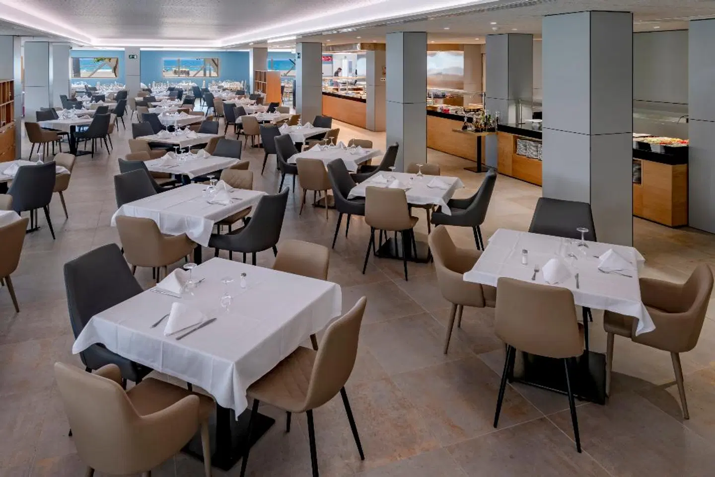 4R Gran Europe Restaurant
