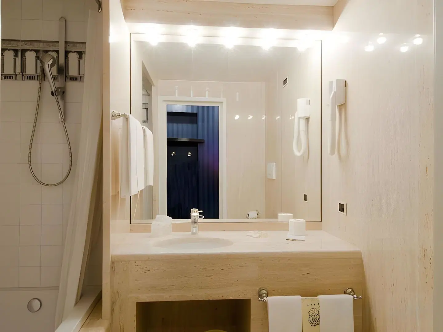 Grande Albergo Roma Badezimmer