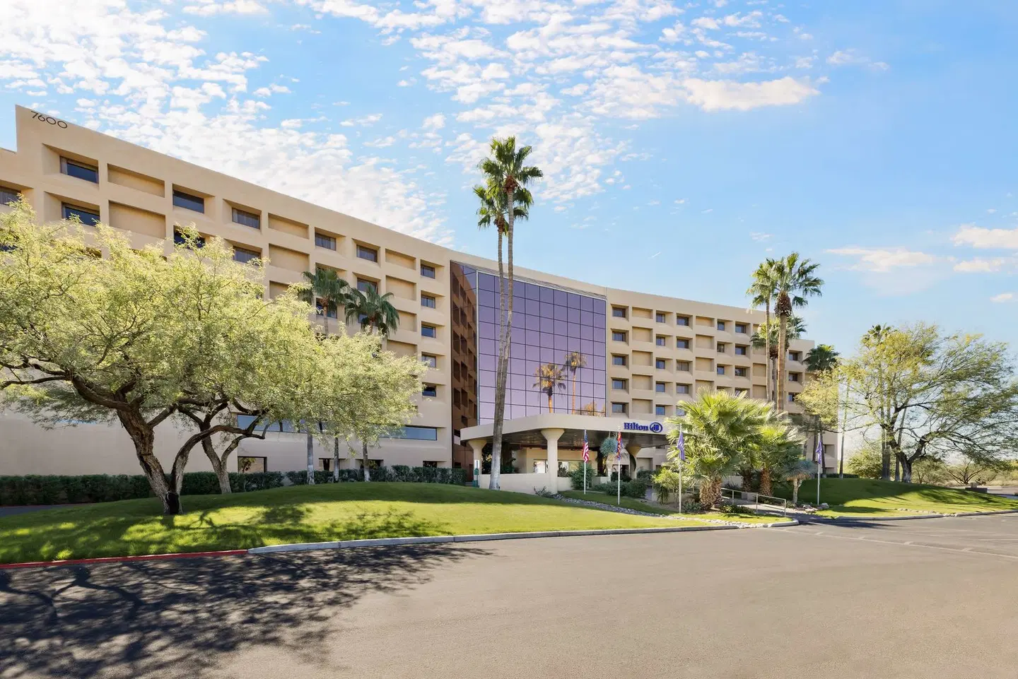 Hilton Tucson East EXTERIOR