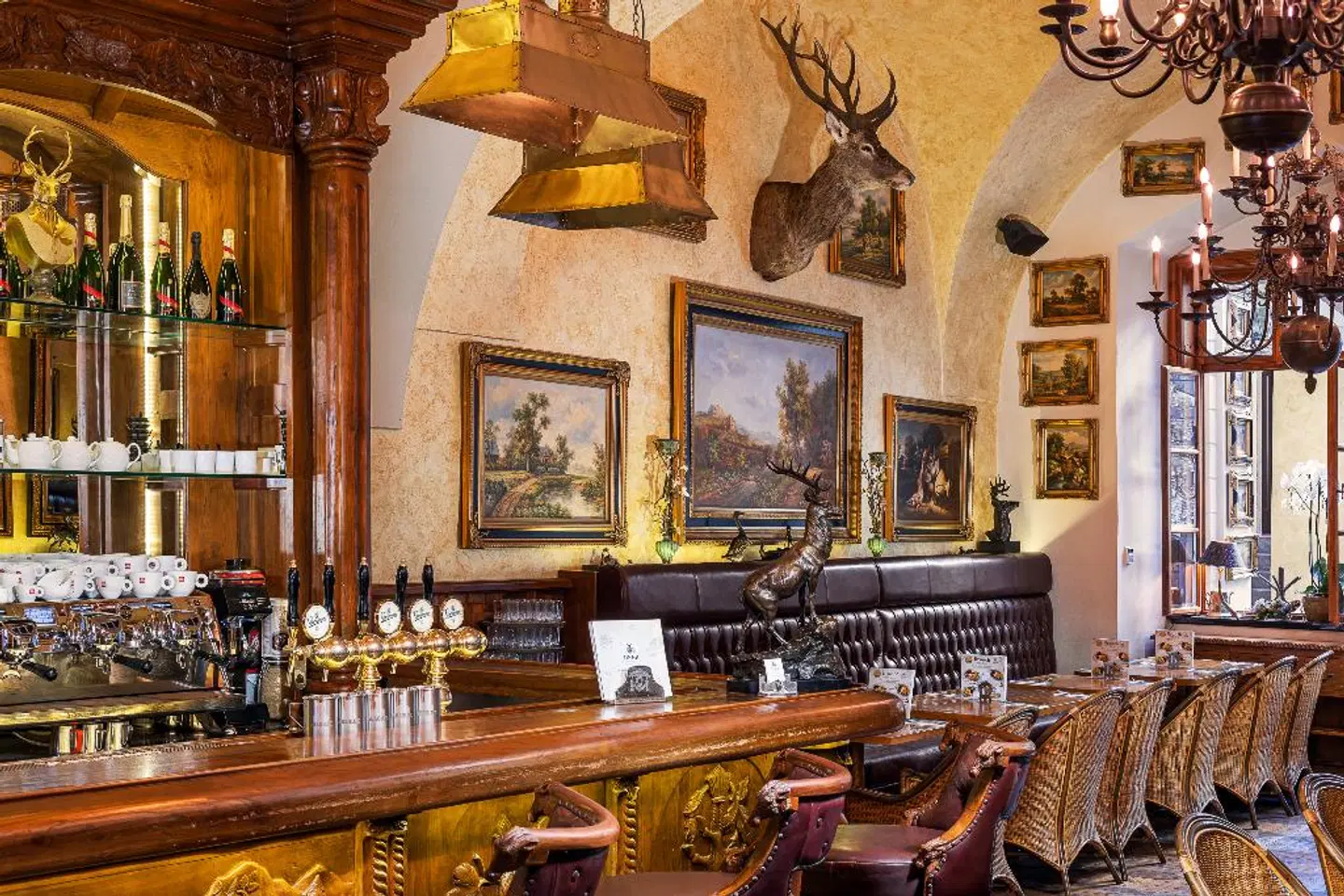 The Iron Gate Hotel & Suites Bar