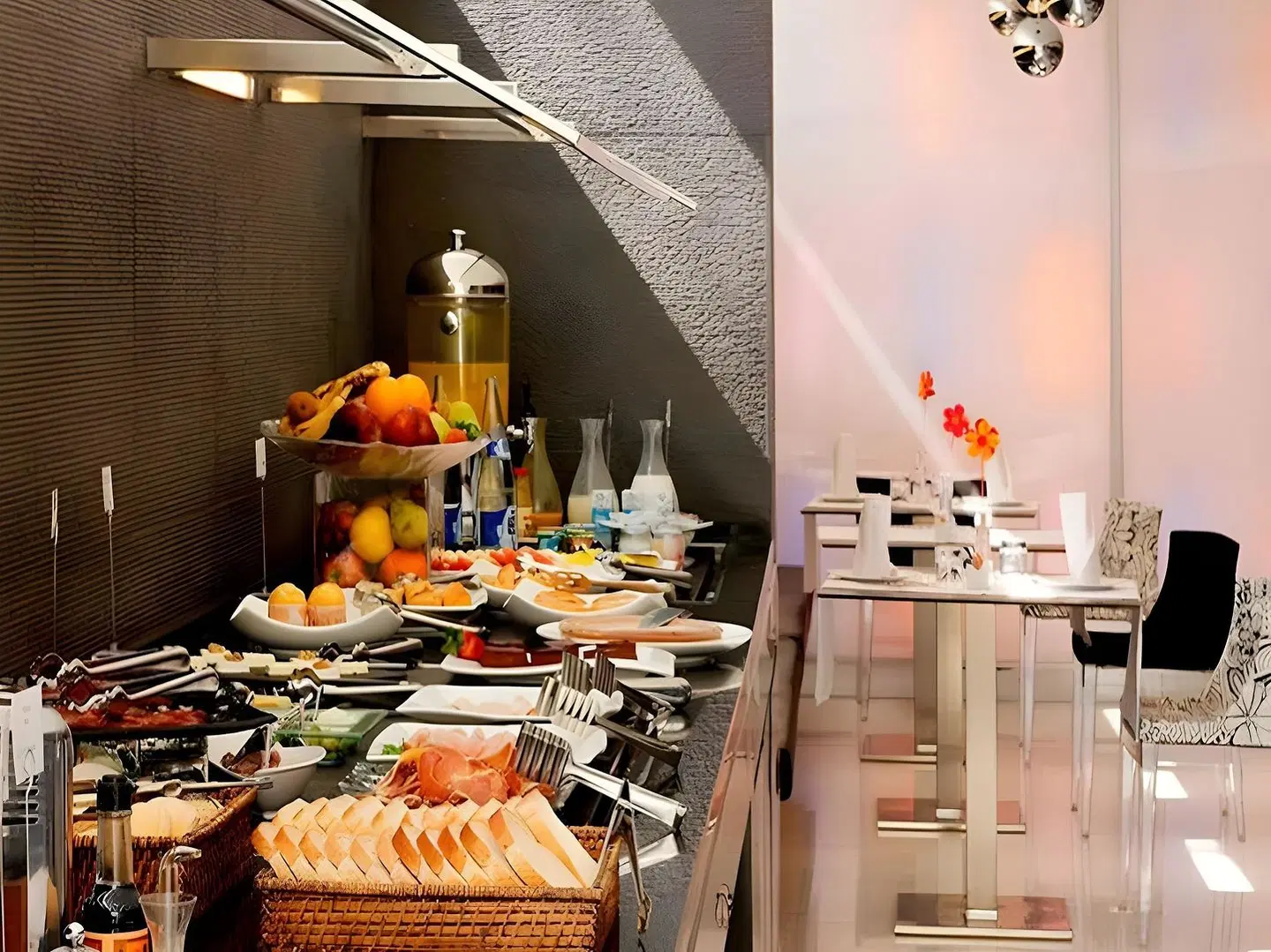 Ikonik Anglí Restaurant