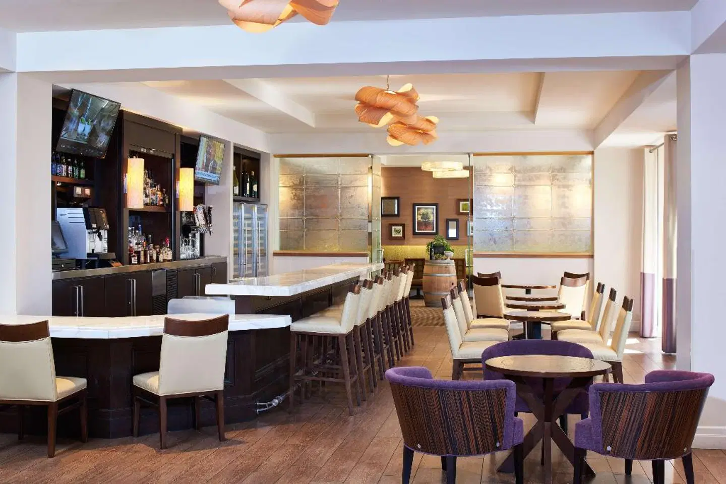 DoubleTree by Hilton Irvine Spectrum Bar