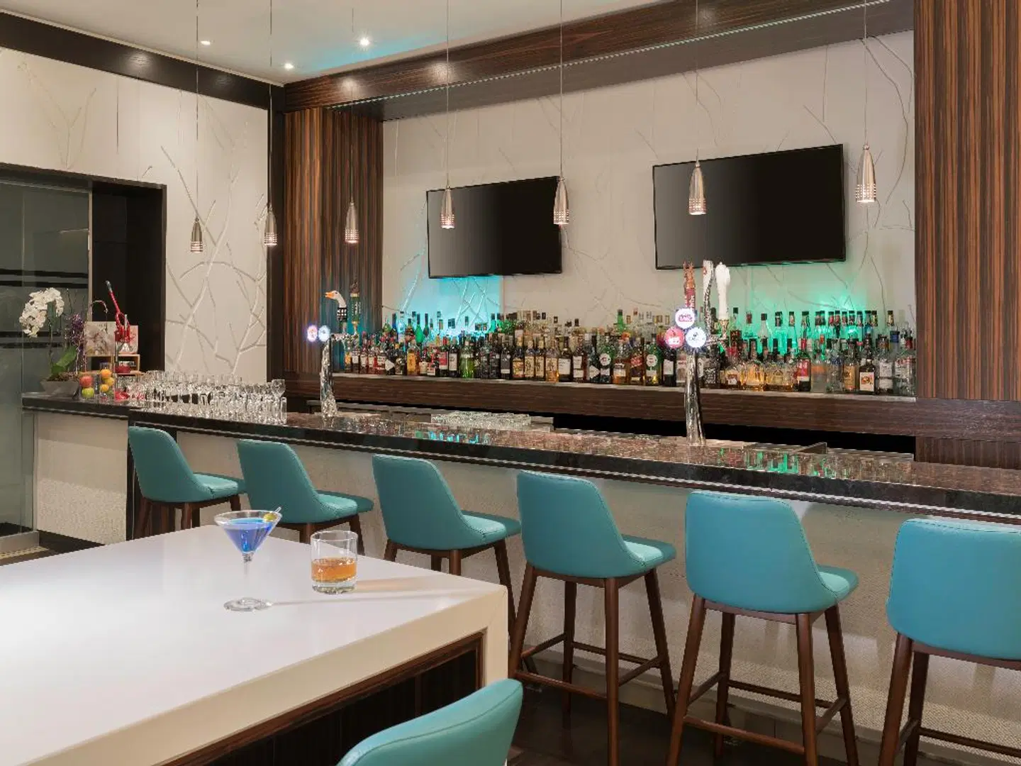 Pan Pacific Toronto Bar