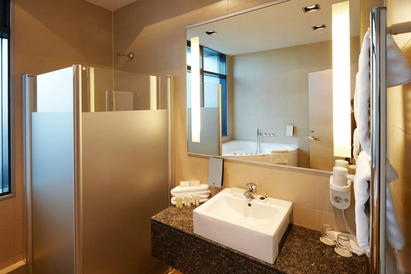 Hotel Reykjavík Grand Badezimmer