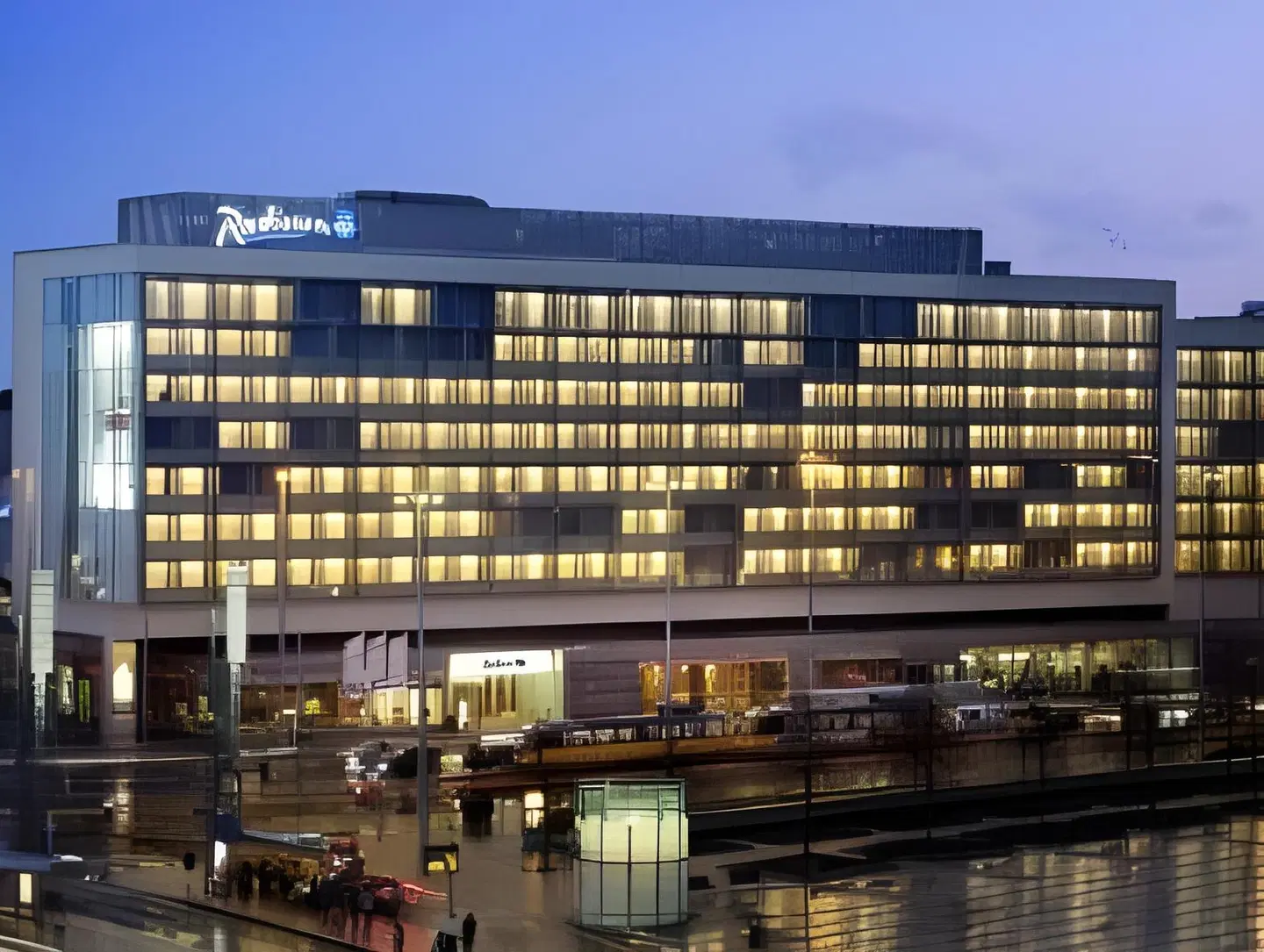 Radisson Blu Hotel, Leipzig EXTERIOR