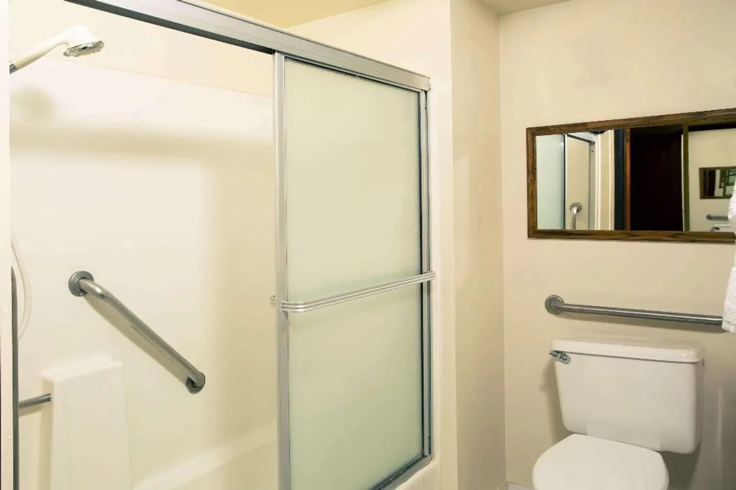 Travelodge by Wyndham Ocean Front Badezimmer