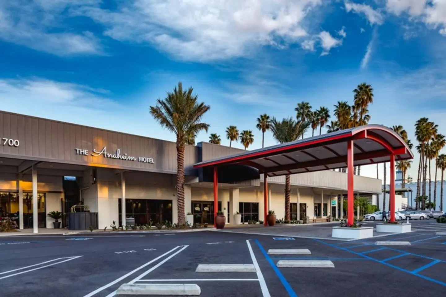 The Anaheim Hotel EXTERIOR