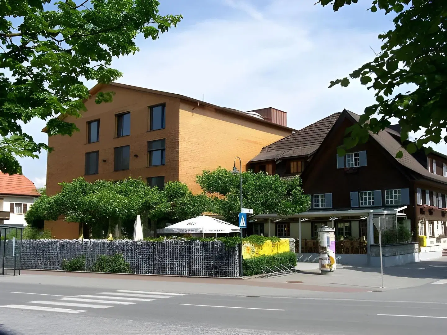 Löwen EXTERIOR