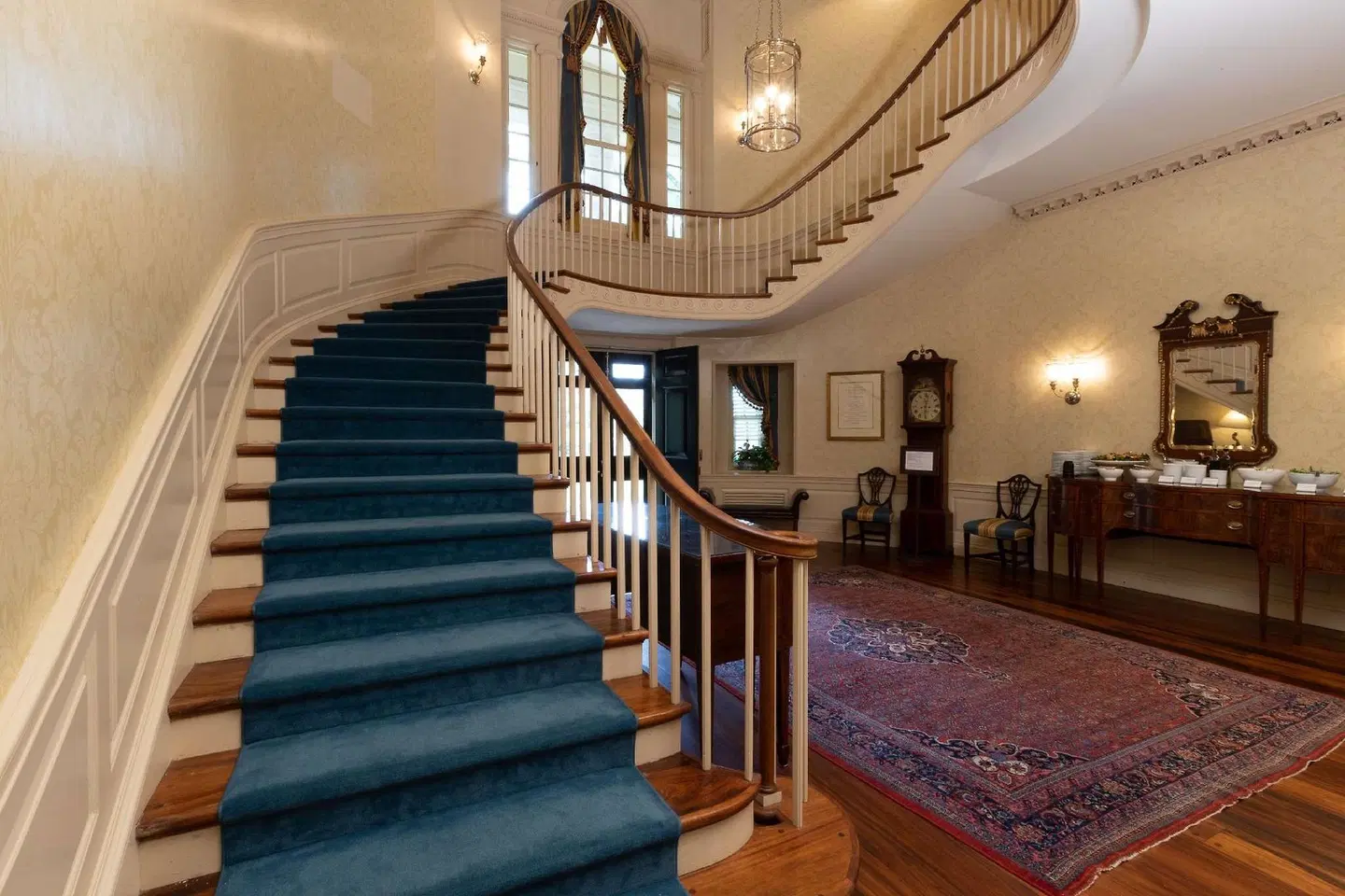 Rizzo Center LOUNGE_LOBBY