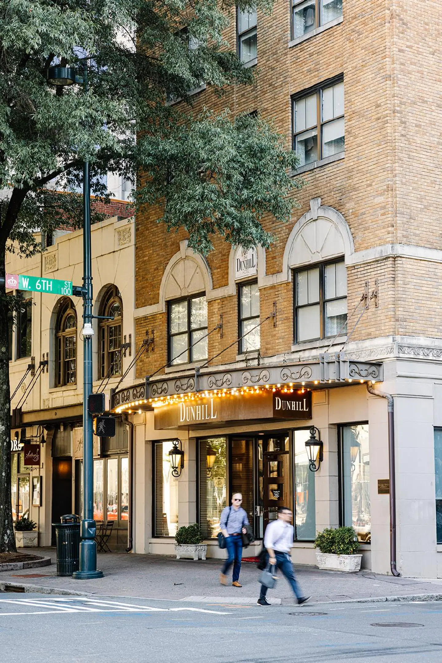 Dunhill Hotel EXTERIOR