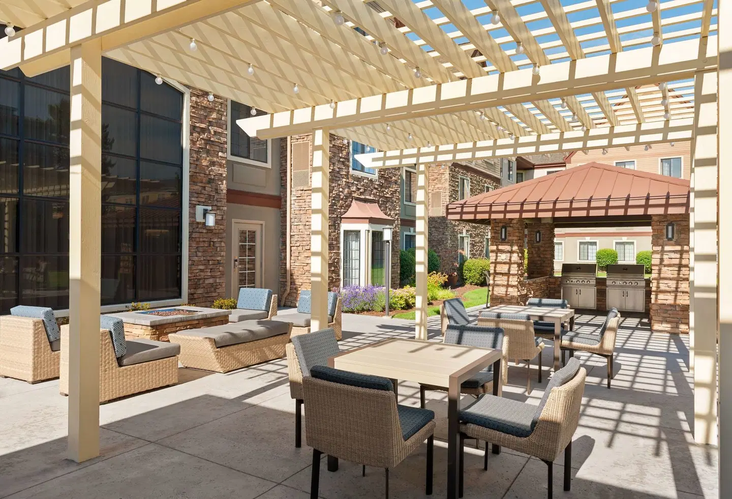 Homewood Suites by Hilton Portland Airport Restaurant