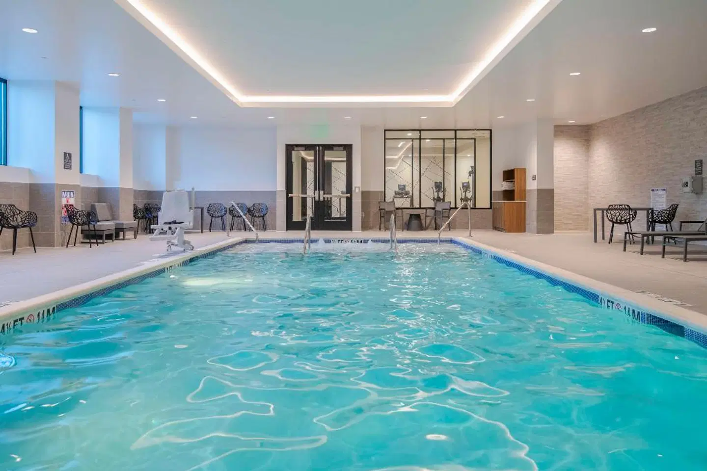 Embassy Suites By Hilton Asheville Downtown Hallenbad