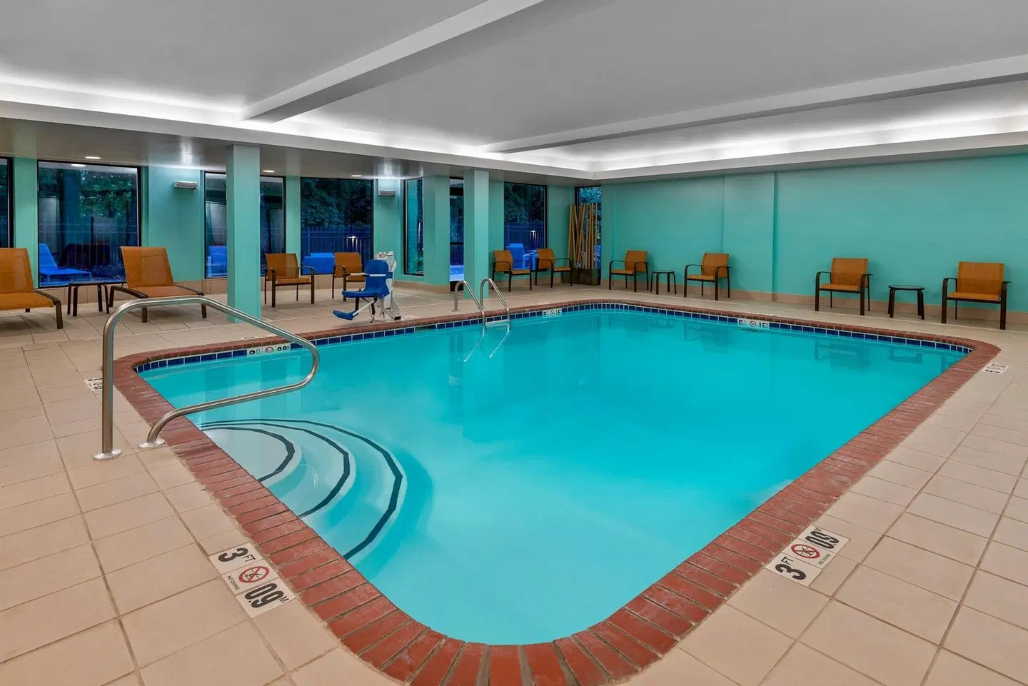 Courtyard by Marriott Asheville Hallenbad