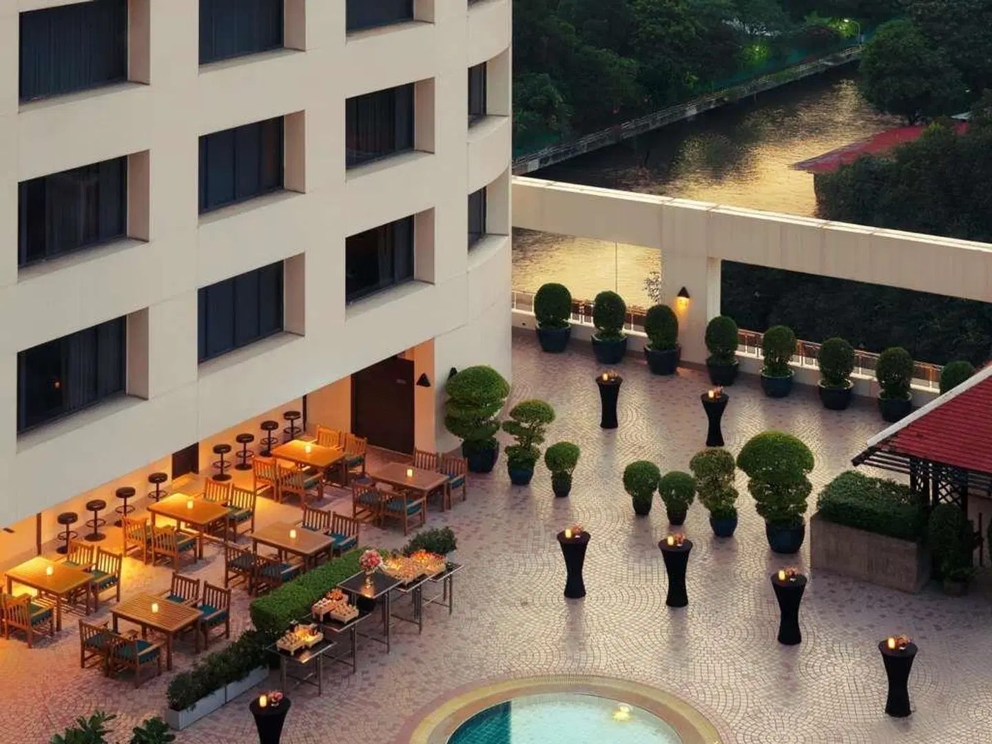 Grand Mercure Bangkok Atrium EXTERIOR