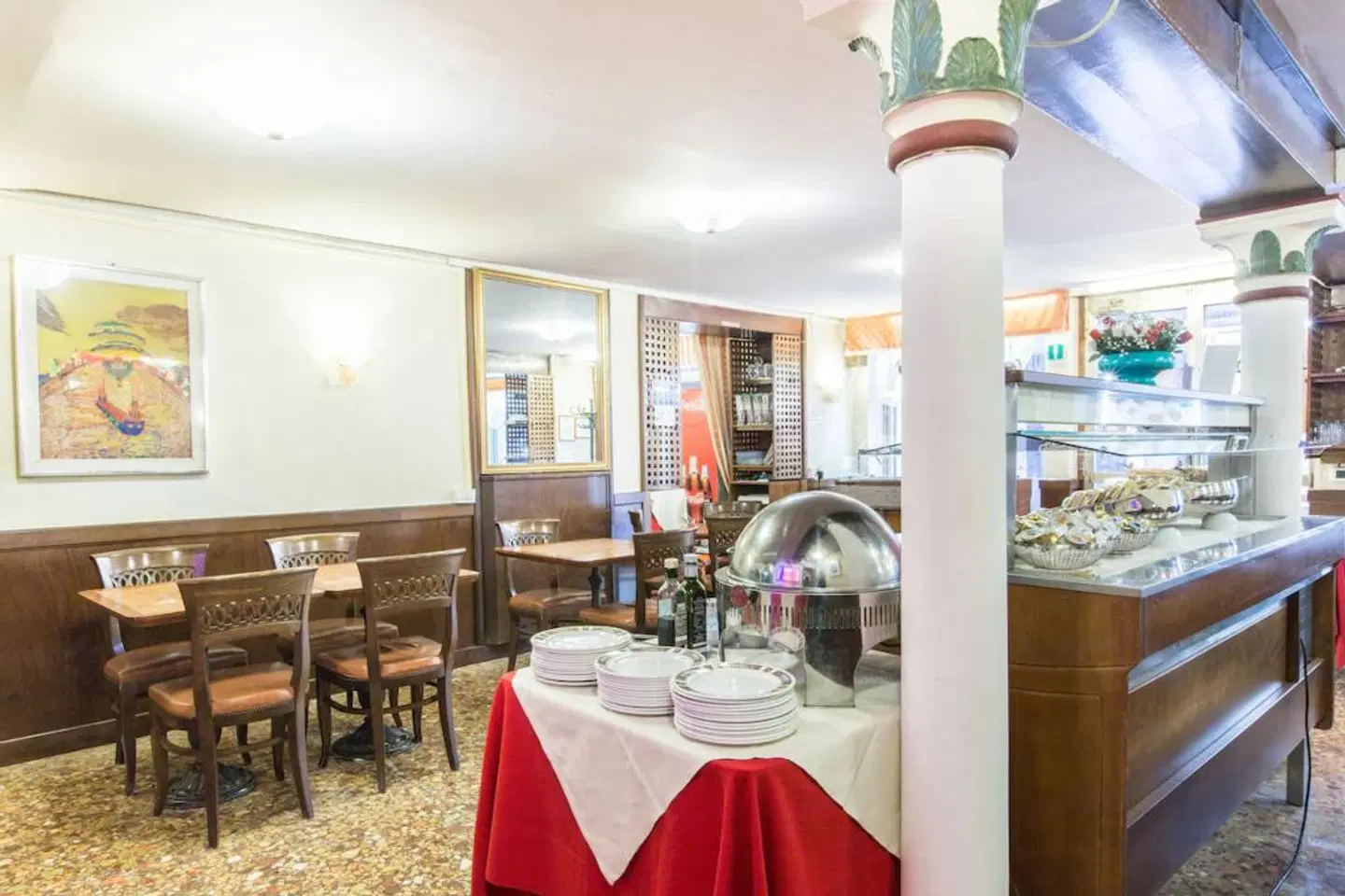 Hotel Ambassador Tre Rose Restaurant