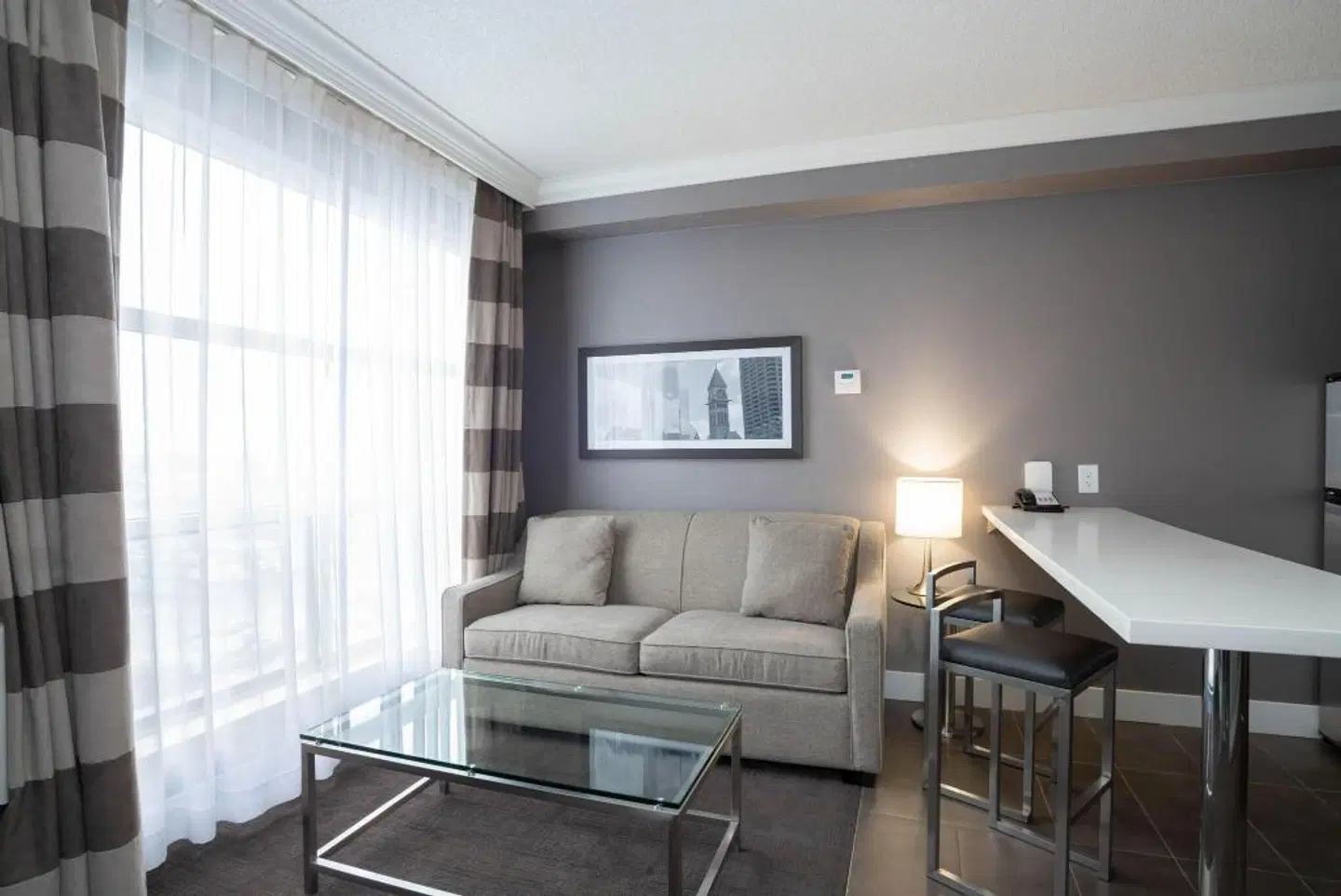Sandman Signature Mississauga Hotel ROOM_EXAMPLE