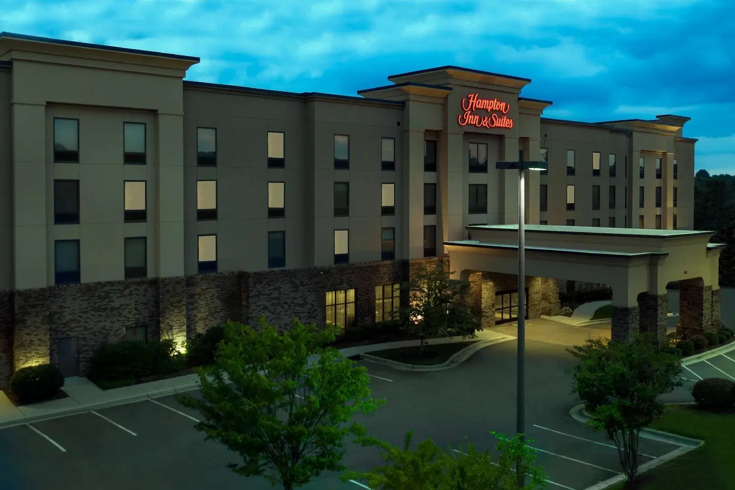 Hampton Inn and Suites-Winston-Salem/University Area NC EXTERIOR