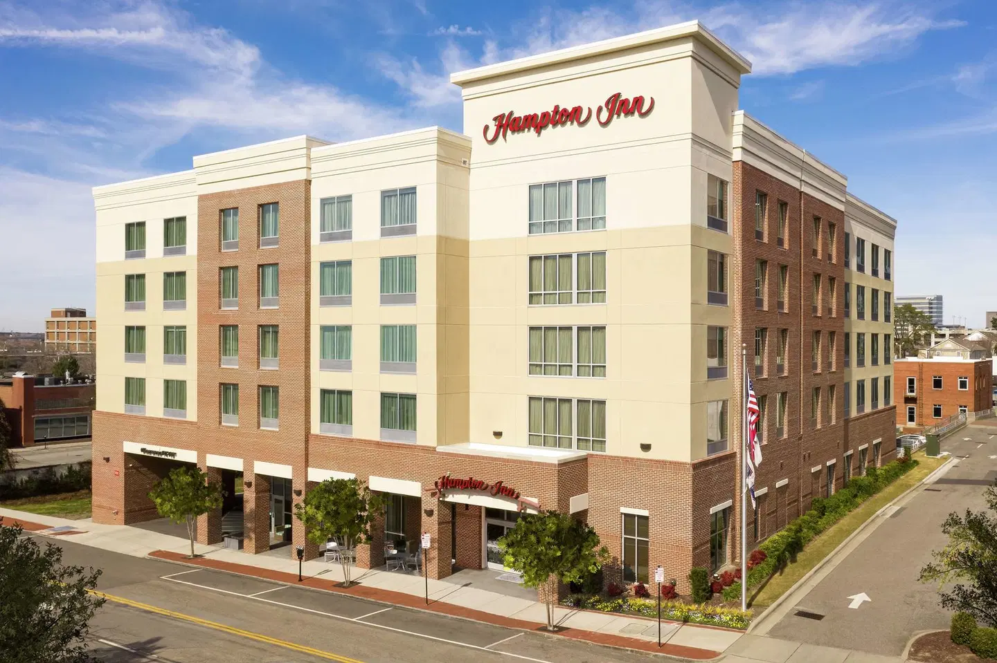 Hampton Inn Wilmington Downtown EXTERIOR