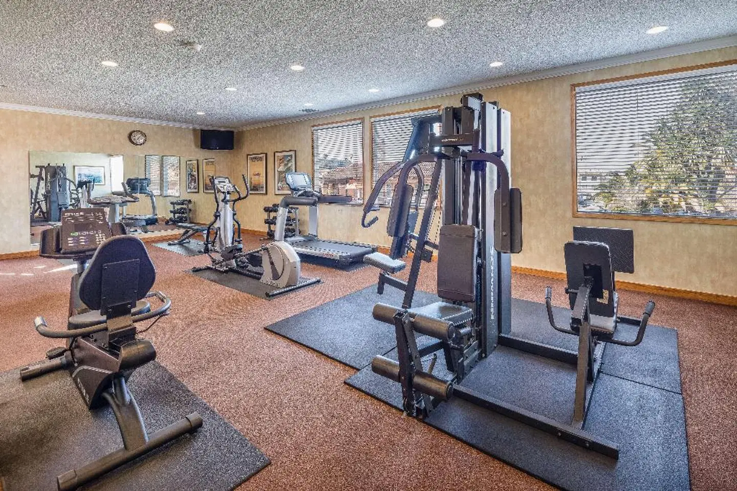 SFO Airport Hotel, El Rancho Inn Signature Collection SPORTS_AND_LEISURE