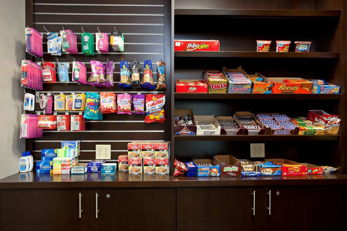 Holiday Inn Express & Suites Hermosa Beach by IHG Bar