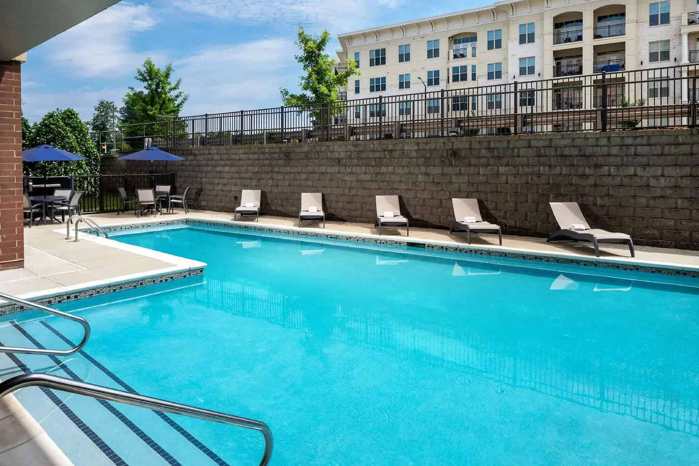 Hampton Inn & Suites Charlotte/Ballantyne OUTDOOR_POOL