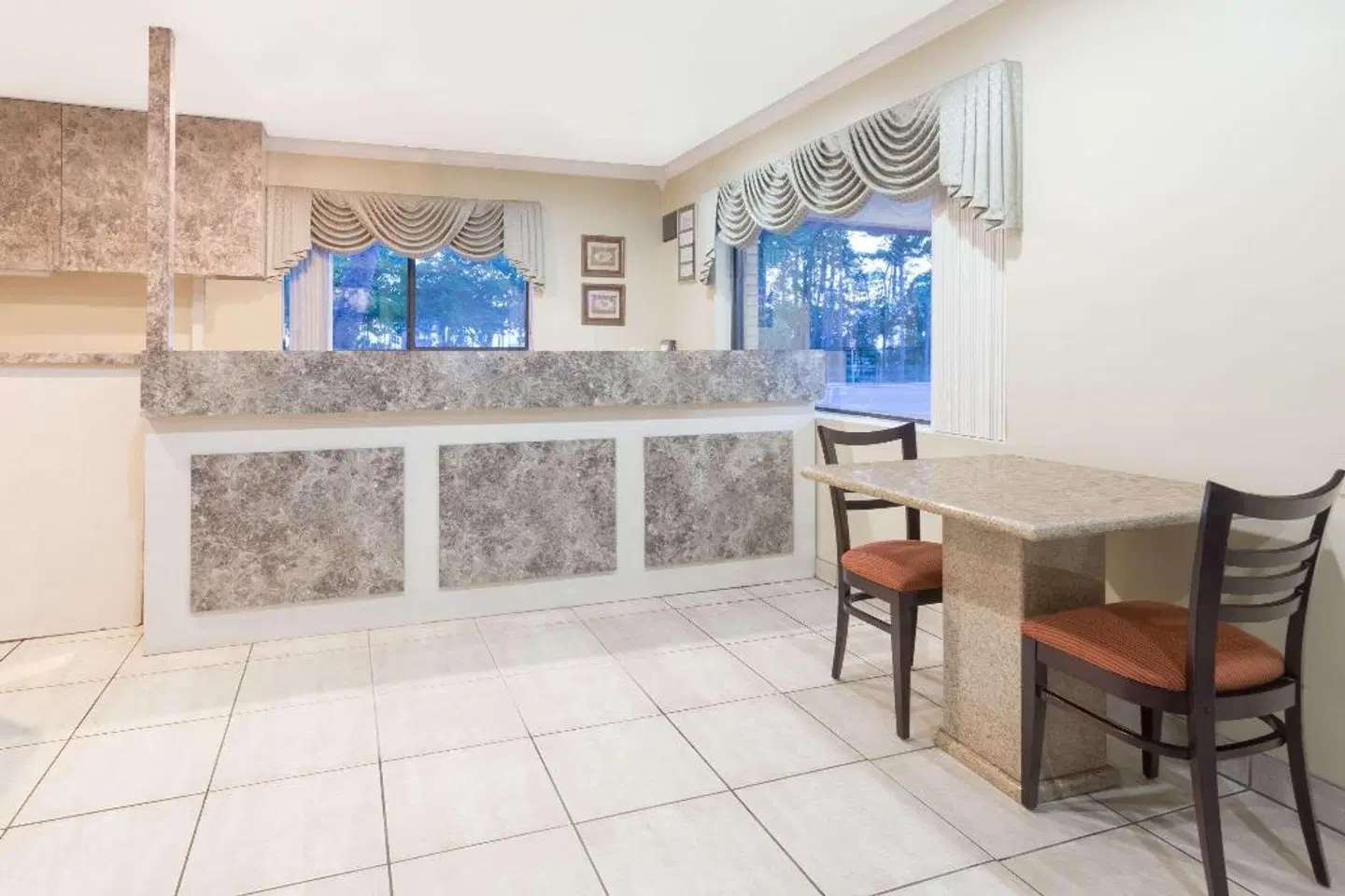 Super 8 by Wyndham Ft Walton Beach LOUNGE_LOBBY