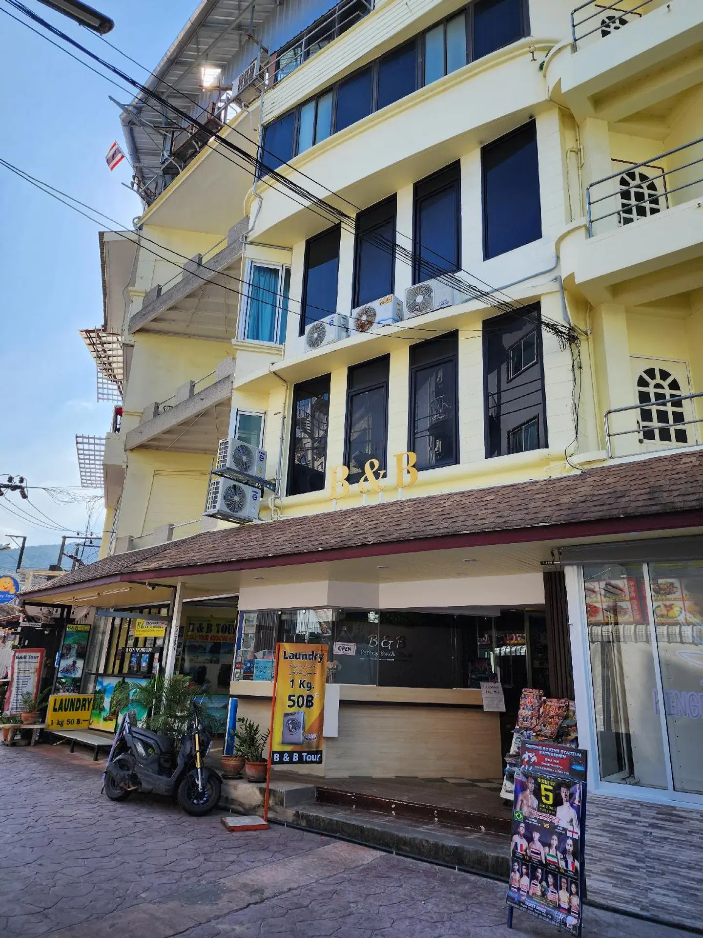 BB Patong Beach House EXTERIOR