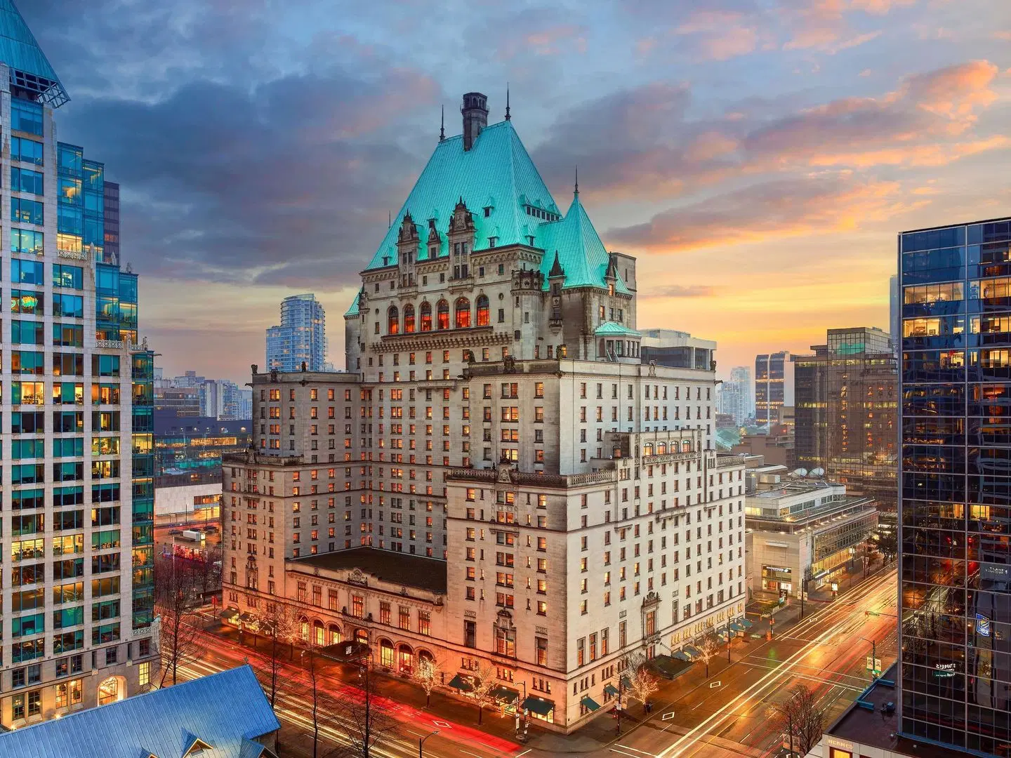 Fairmont Hotel Vancouver EXTERIOR
