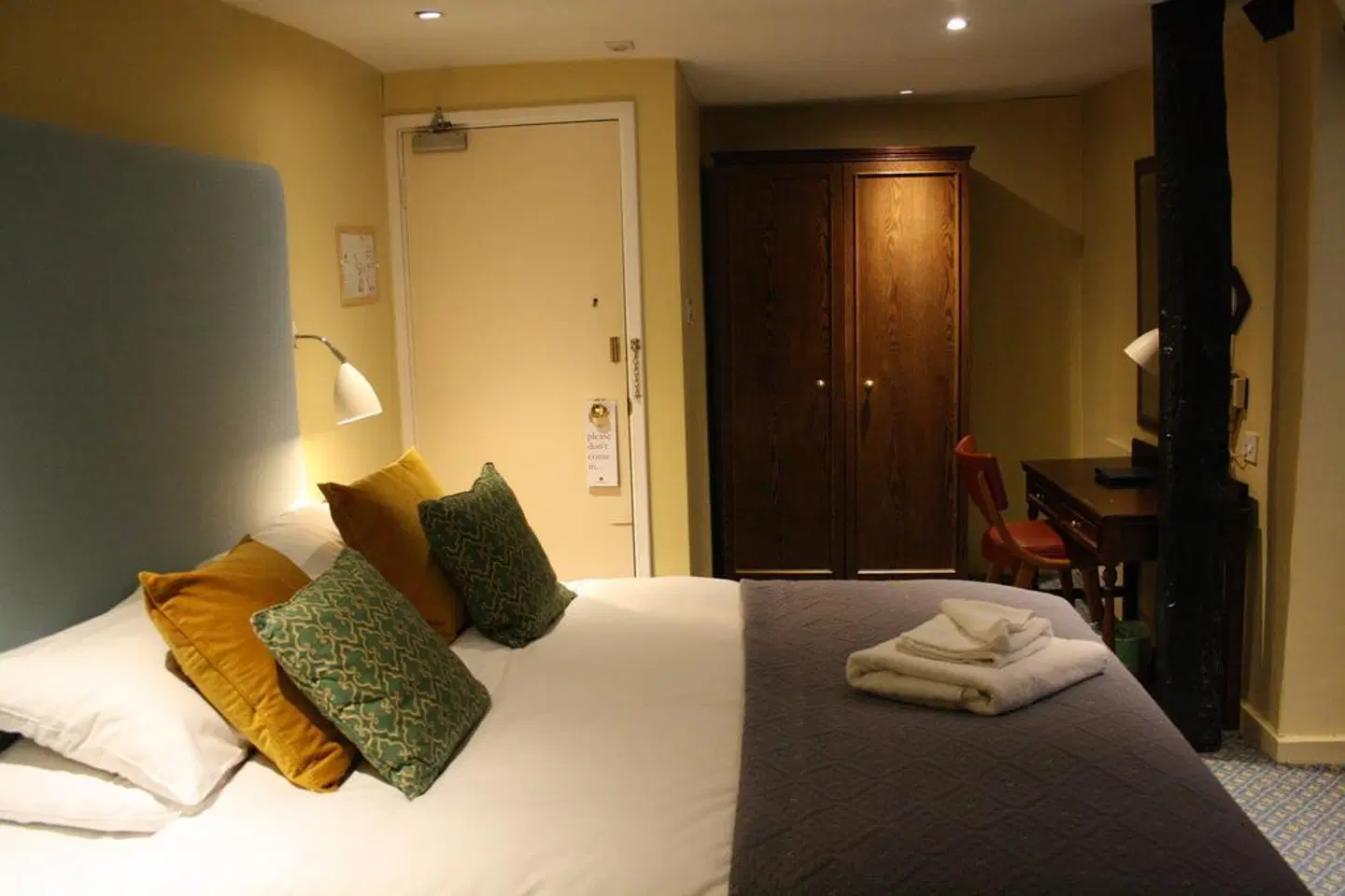 Falstaff ROOM_EXAMPLE
