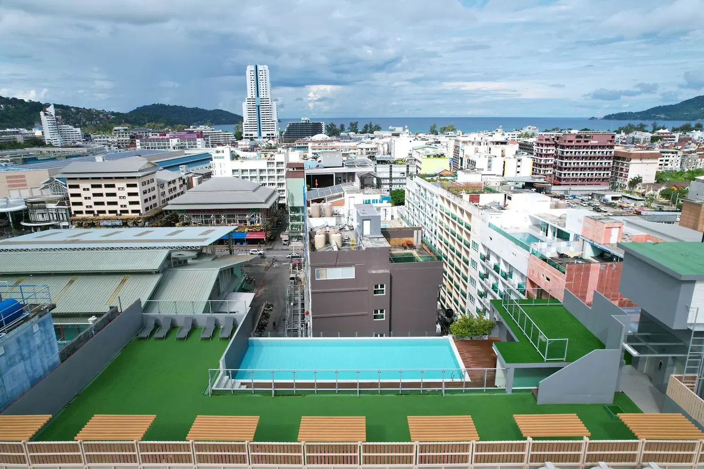 Grace Patong Hotel Terrasse