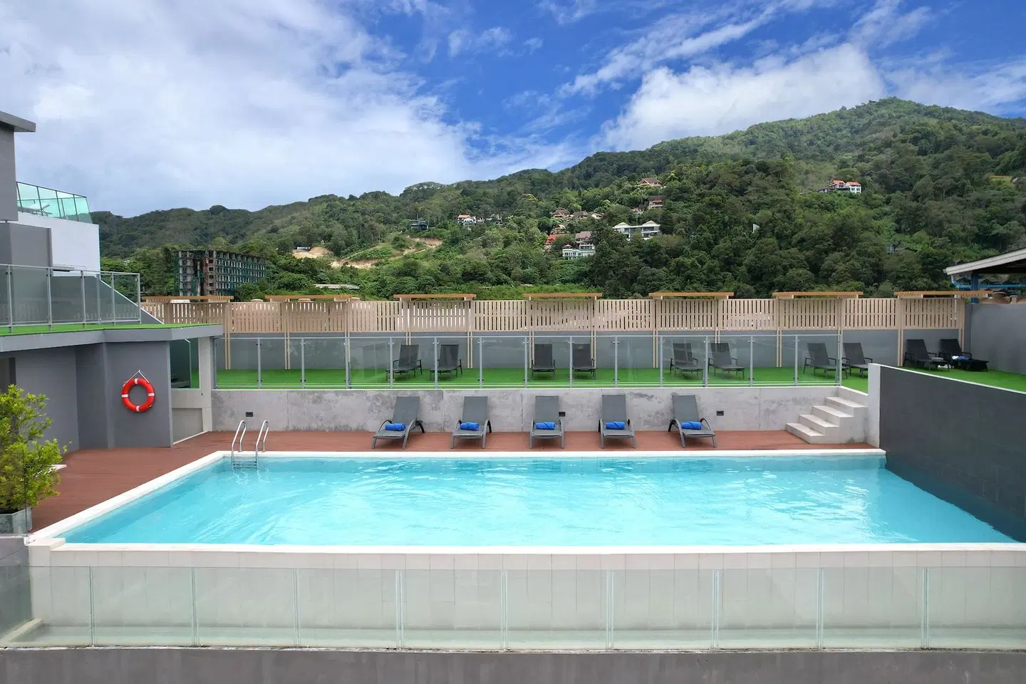 Grace Patong Hotel OUTDOOR_POOL