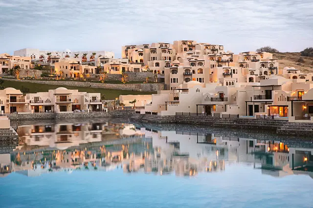 The Cove Rotana Resort OUTDOOR_POOL