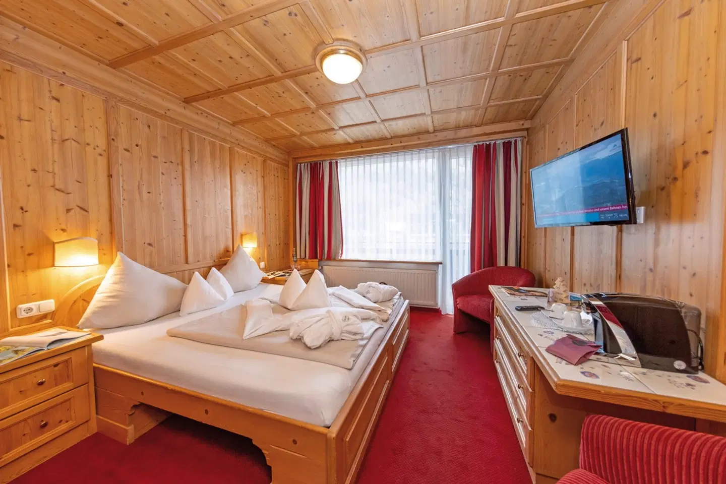 Latini ROOM_EXAMPLE