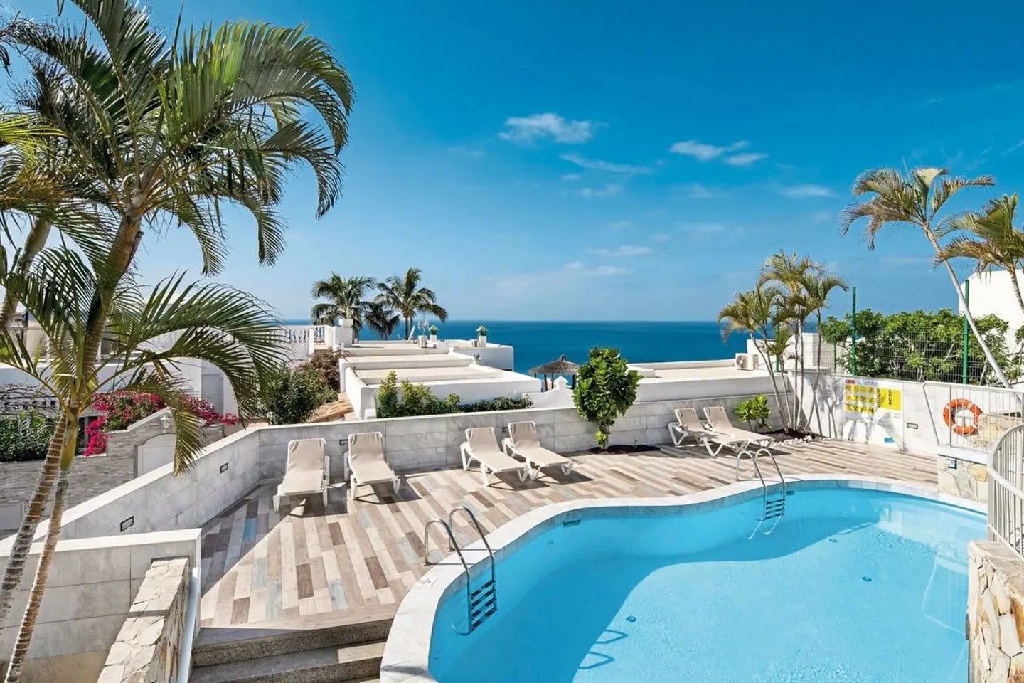 Garden & Sea Boutique Lodging by LIVVO OUTDOOR_POOL