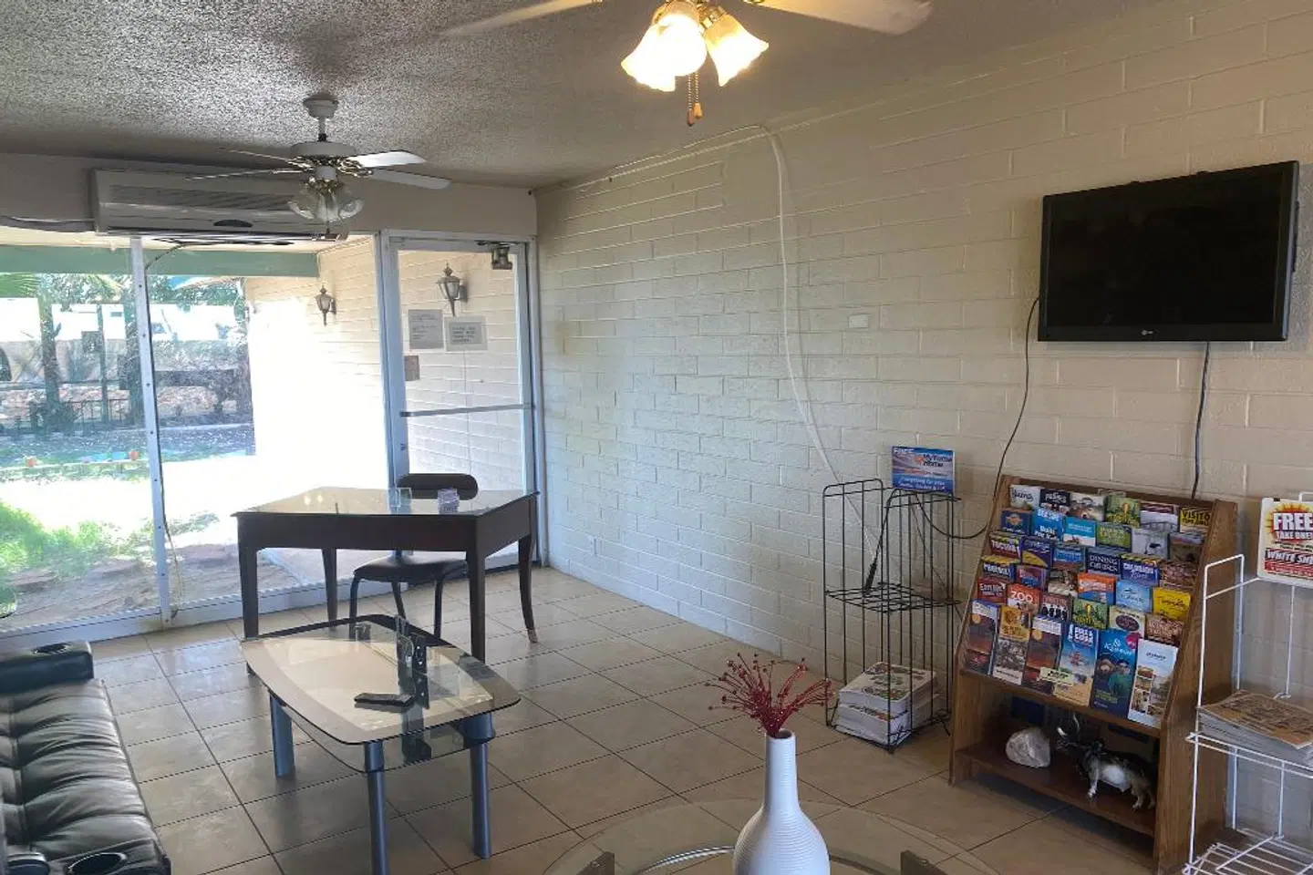 Desert Grove Inn and Suites ROOM_EXAMPLE