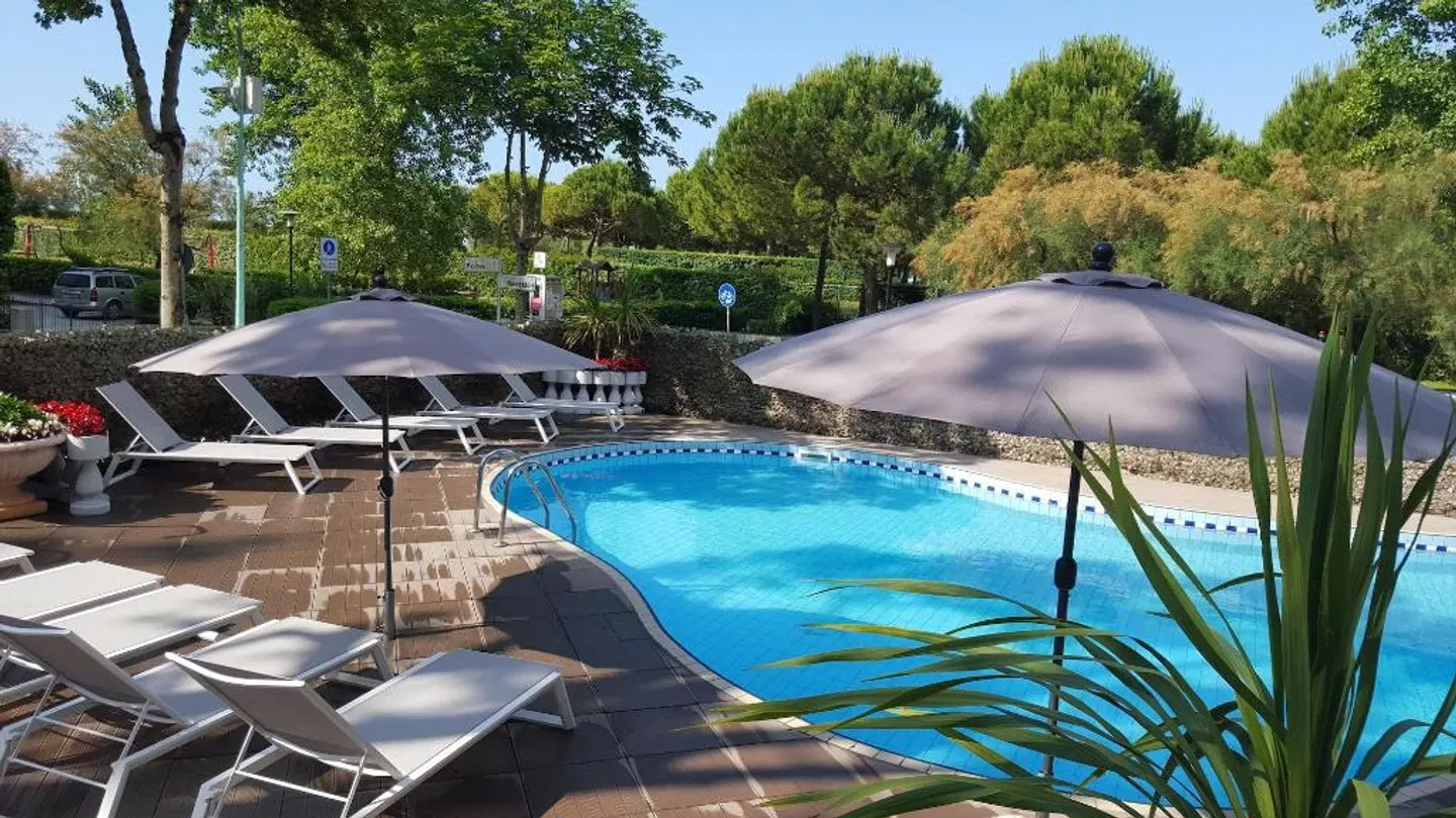 Hotel La Siesta OUTDOOR_POOL