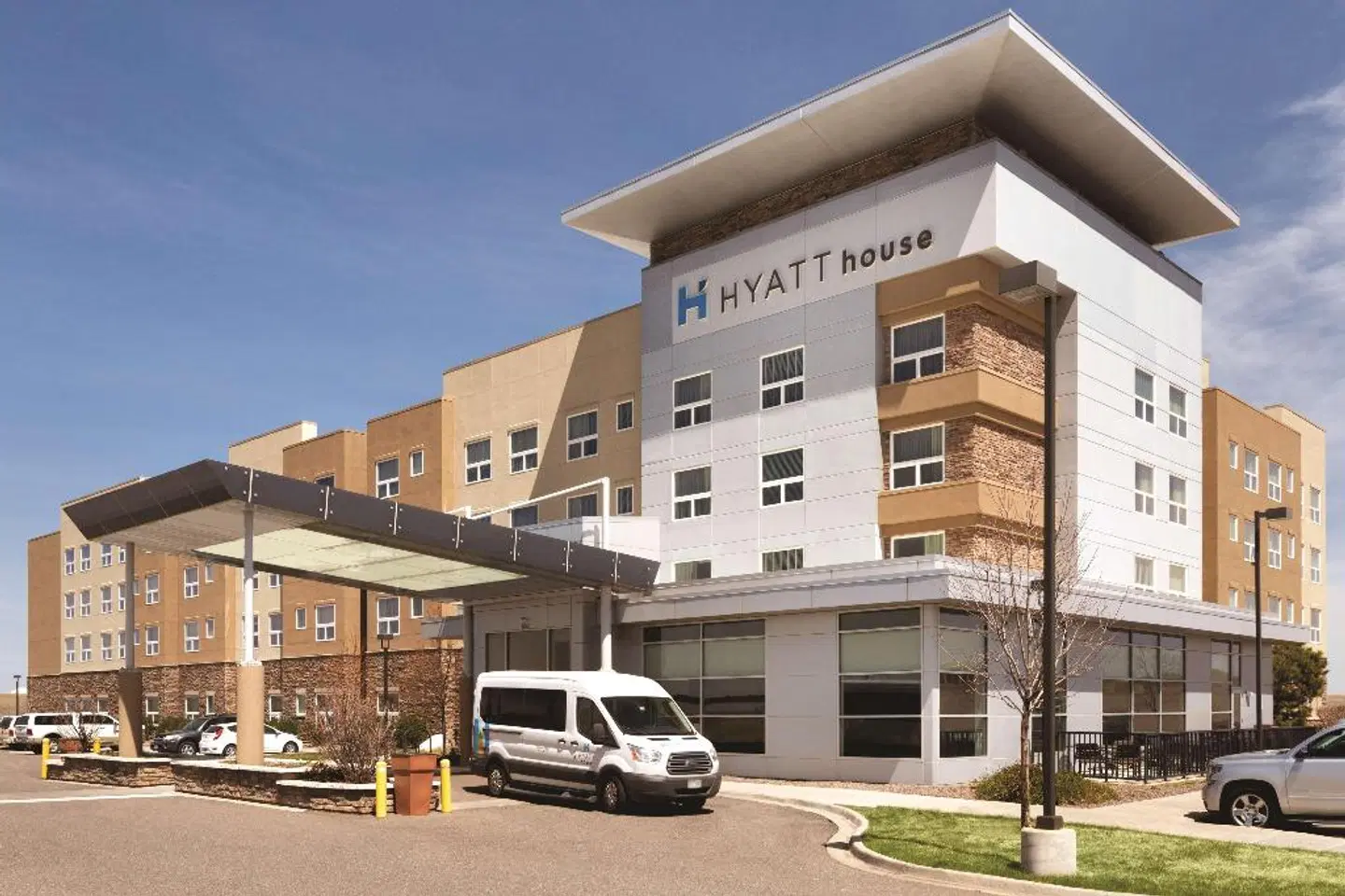 Hyatt House Denver Airport EXTERIOR