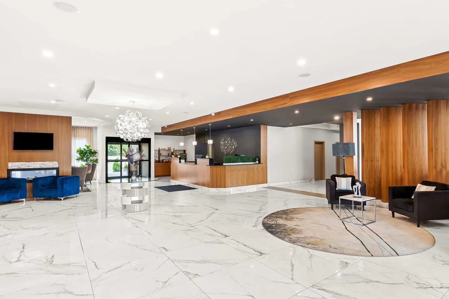 Best Western Plus Montreal East EXTERIOR