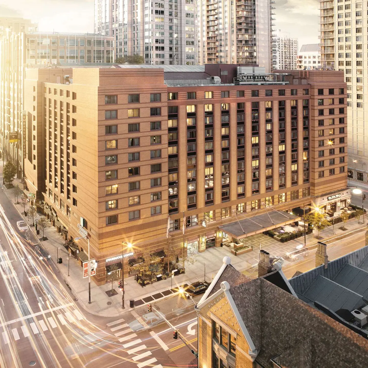 Embassy Suites by Hilton Chicago Downtown EXTERIOR