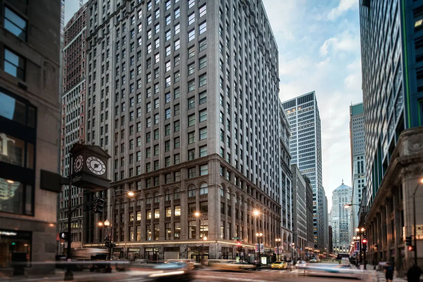 Residence Inn by Marriott Chicago Downtown/Loop EXTERIOR