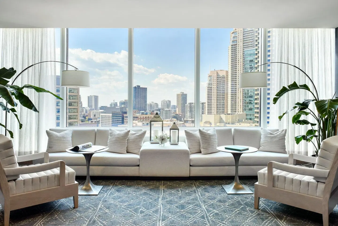 Trump International Hotel & Tower Chicago LOUNGE_LOBBY