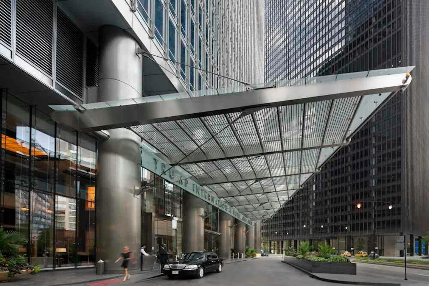 Trump International Hotel & Tower Chicago EXTERIOR