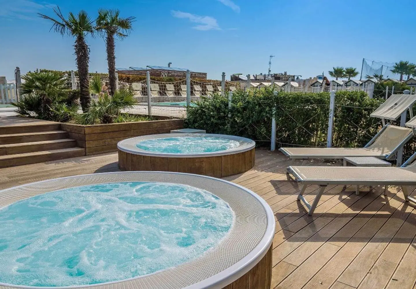 Residence Lungomare - Charming apartments OUTDOOR_POOL