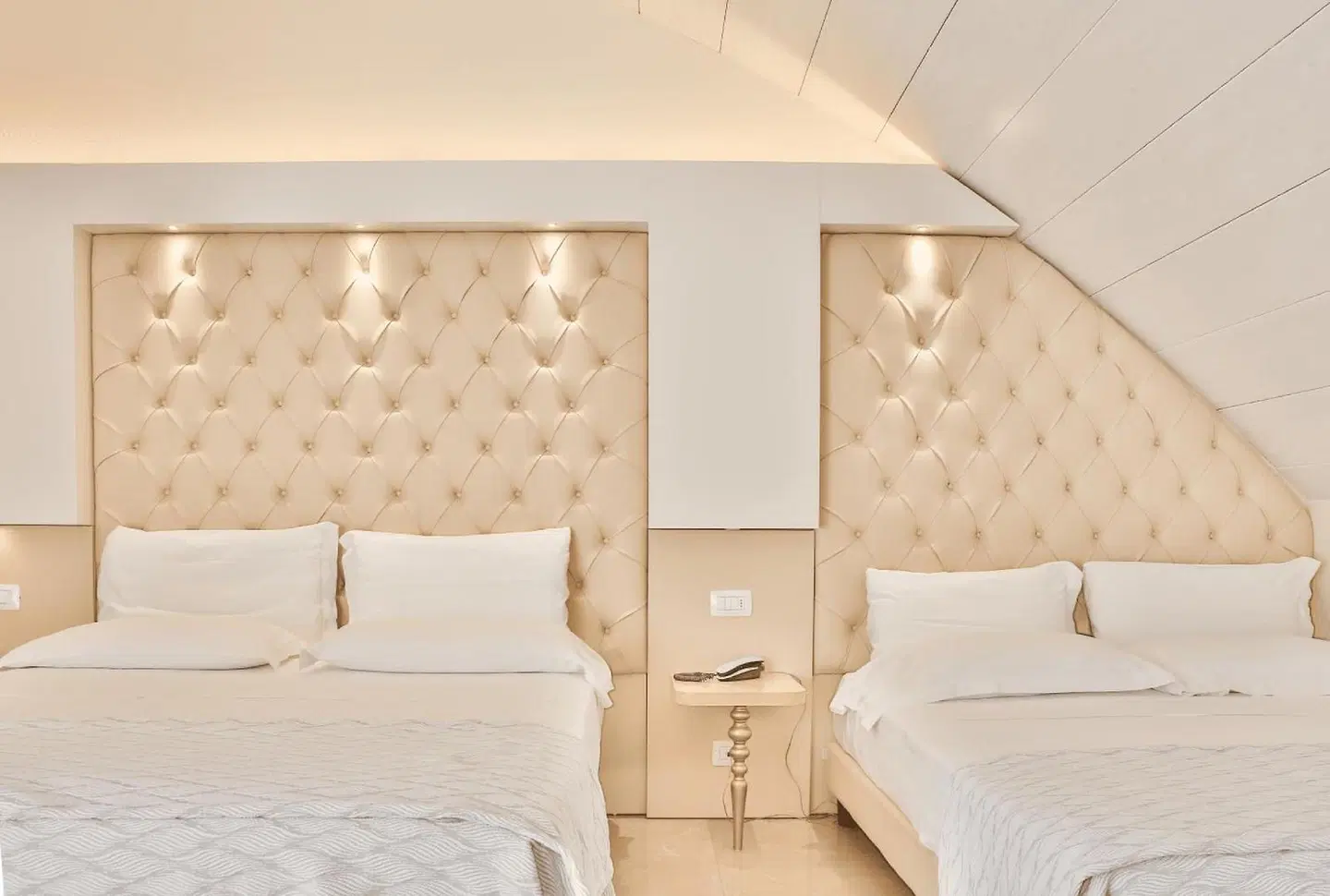 Ambassador ROOM_EXAMPLE