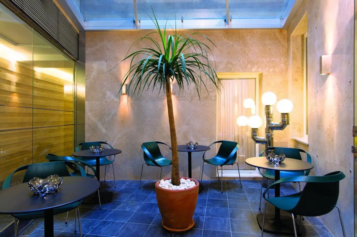 Stendhal Dependance Luxury Suite Bar