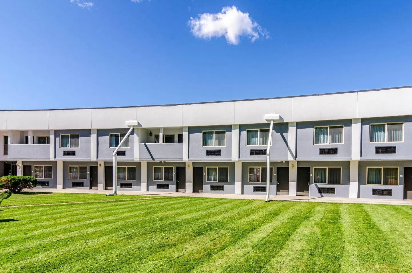 Quality Inn EXTERIOR
