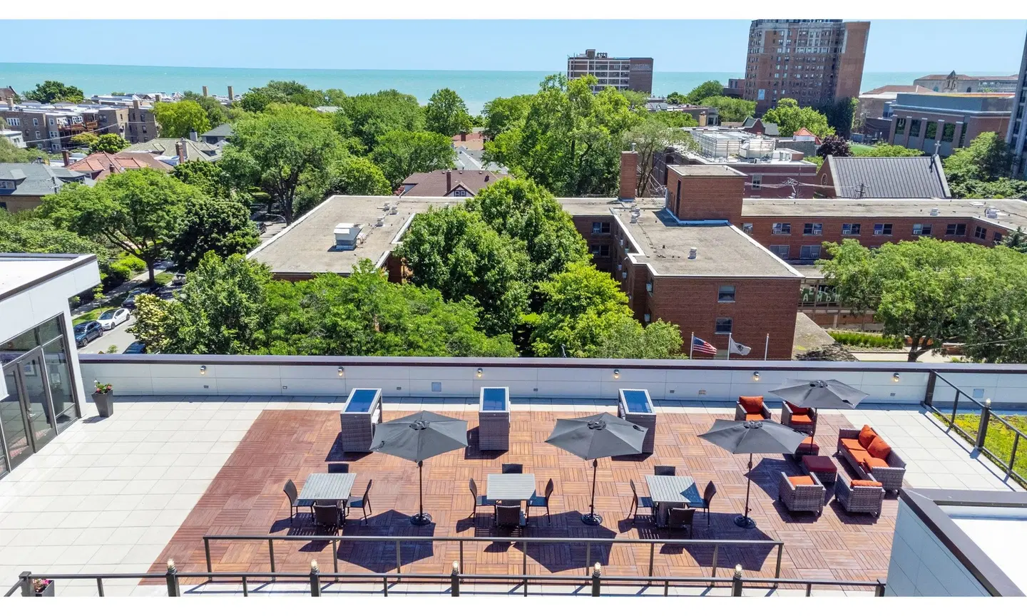 Hampton Inn Chicago North-Loyola Station OUTDOOR_POOL